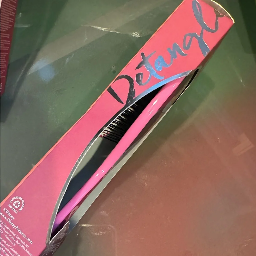 PRINCESS JASMINE “limited edition” wet brush!Collect them all🩷zoom in for deets